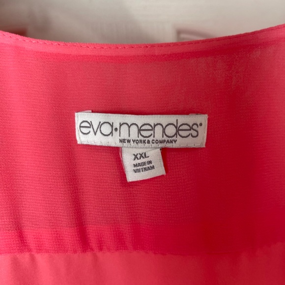 New York and Company wrap dress - Picture 3 of 4